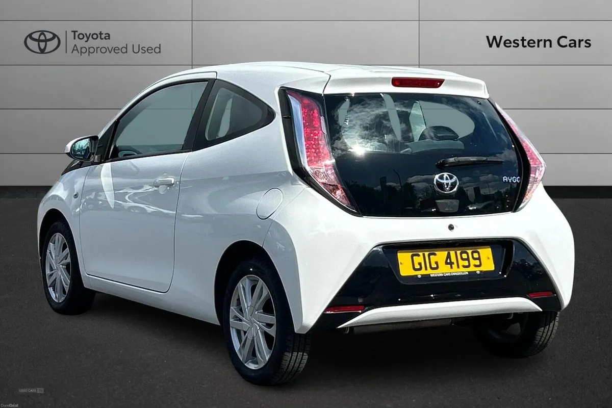 Toyota Aygo 1.0 VVT-i x-pression Euro 5 3dr Euro 5 - Image 4