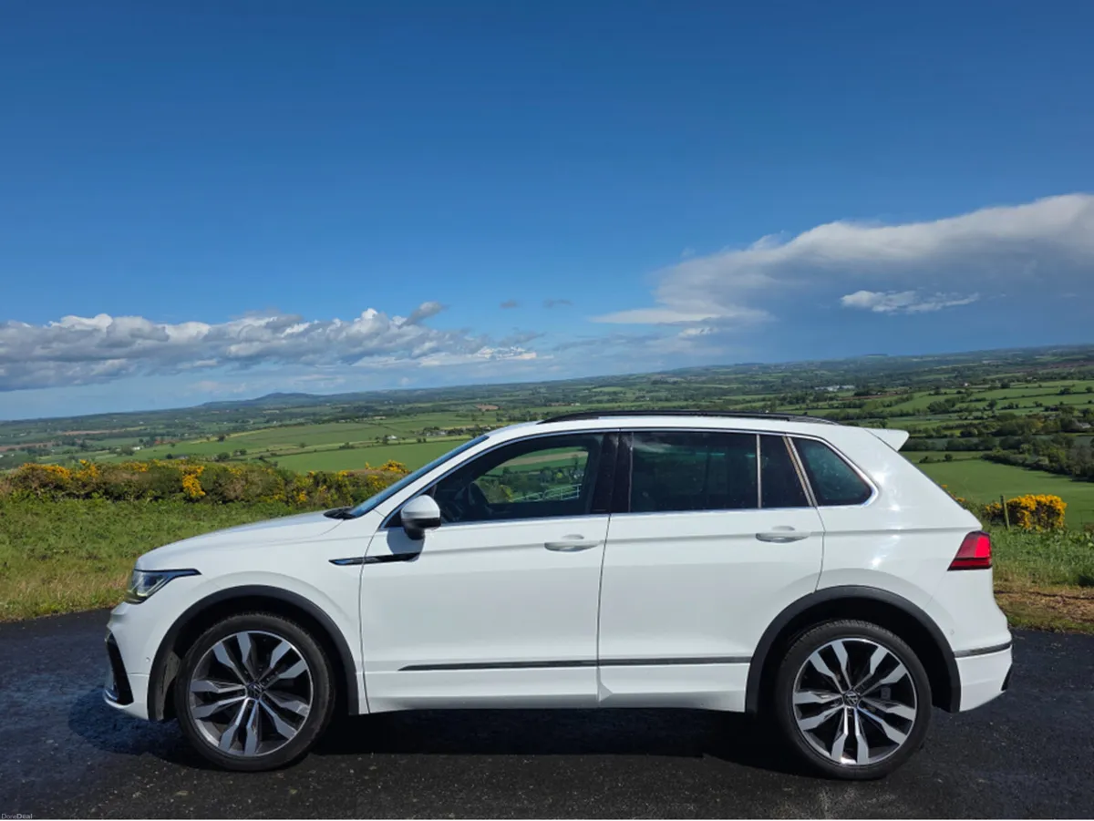 Volkswagen Tiguan R-LINE 2.0 TDI MANUAL 6SPEED FWD - Image 3