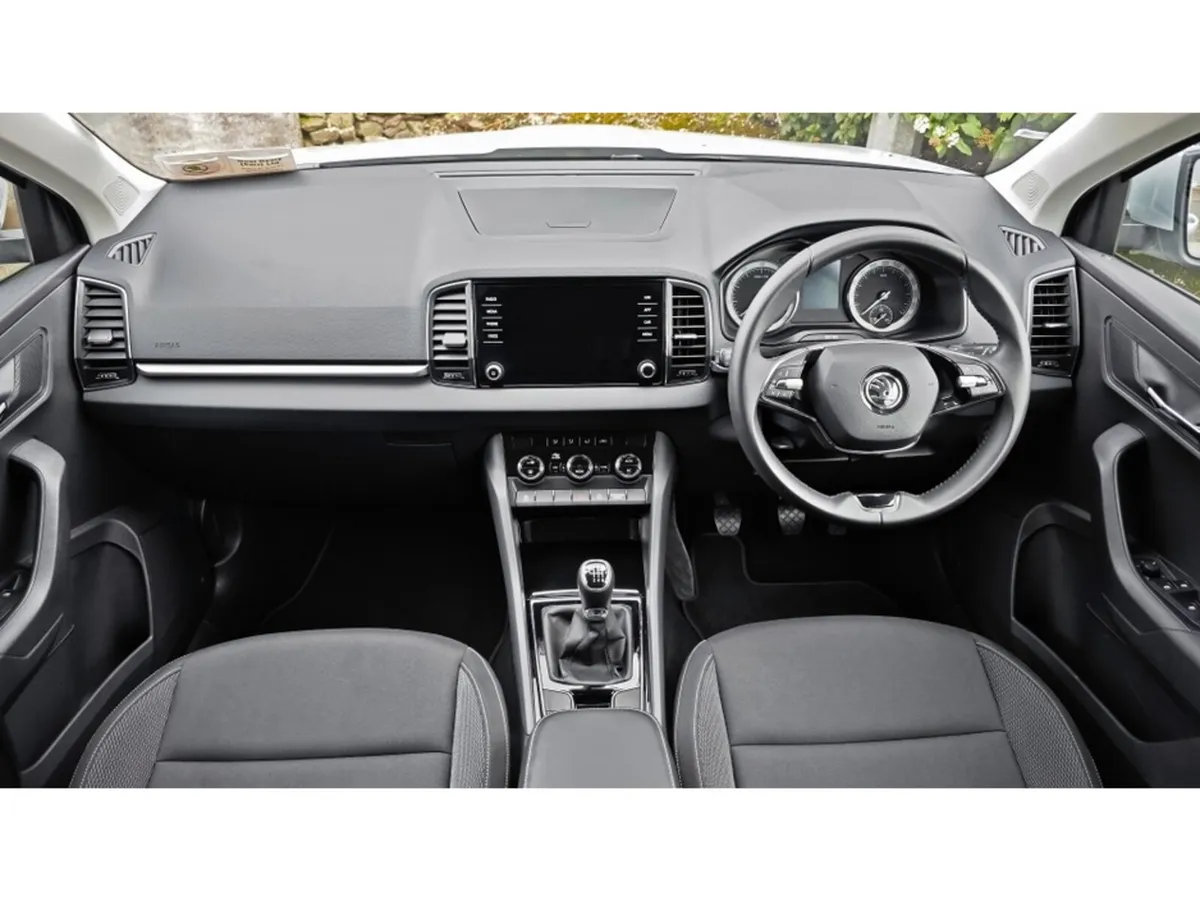 Skoda Karoq AMBITION 2.0 TDI 115 BHP EXCEPTIONAL C - Image 3