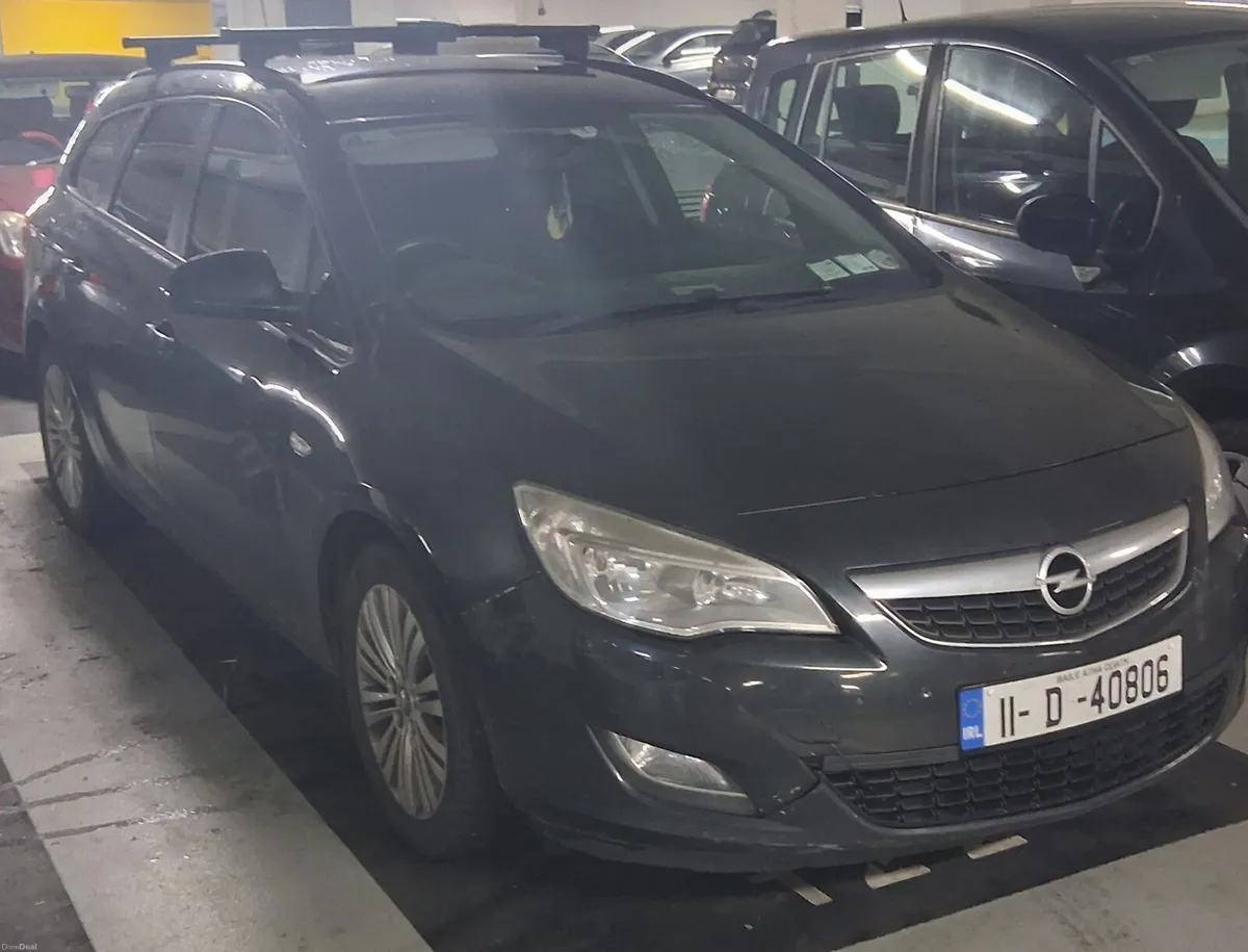 Opel Astra 2011 - Image 1