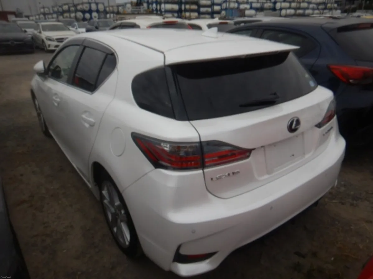 2016 Lexus CT200 - Image 4