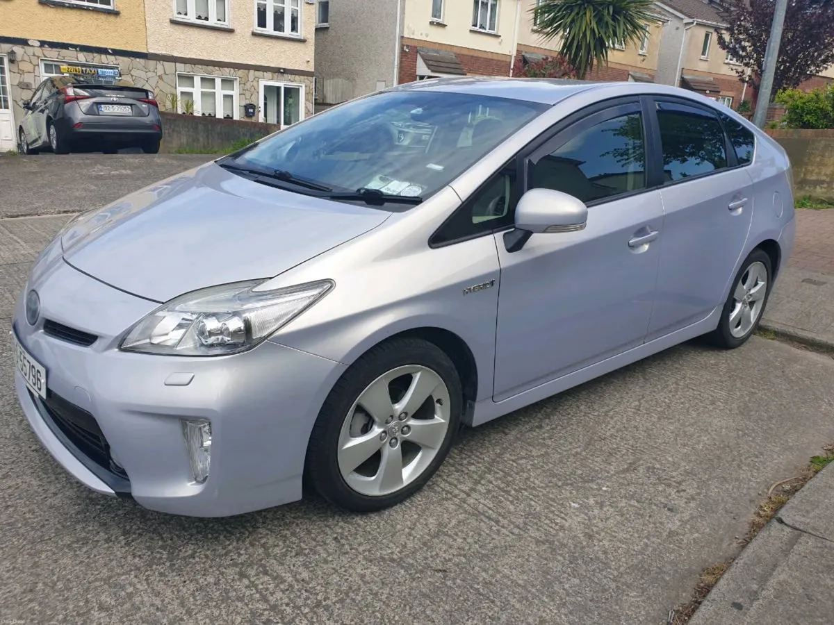 Toyota Prius  NCT May 2027 - Image 3