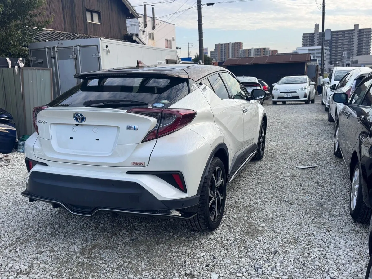 Car - Image 3
