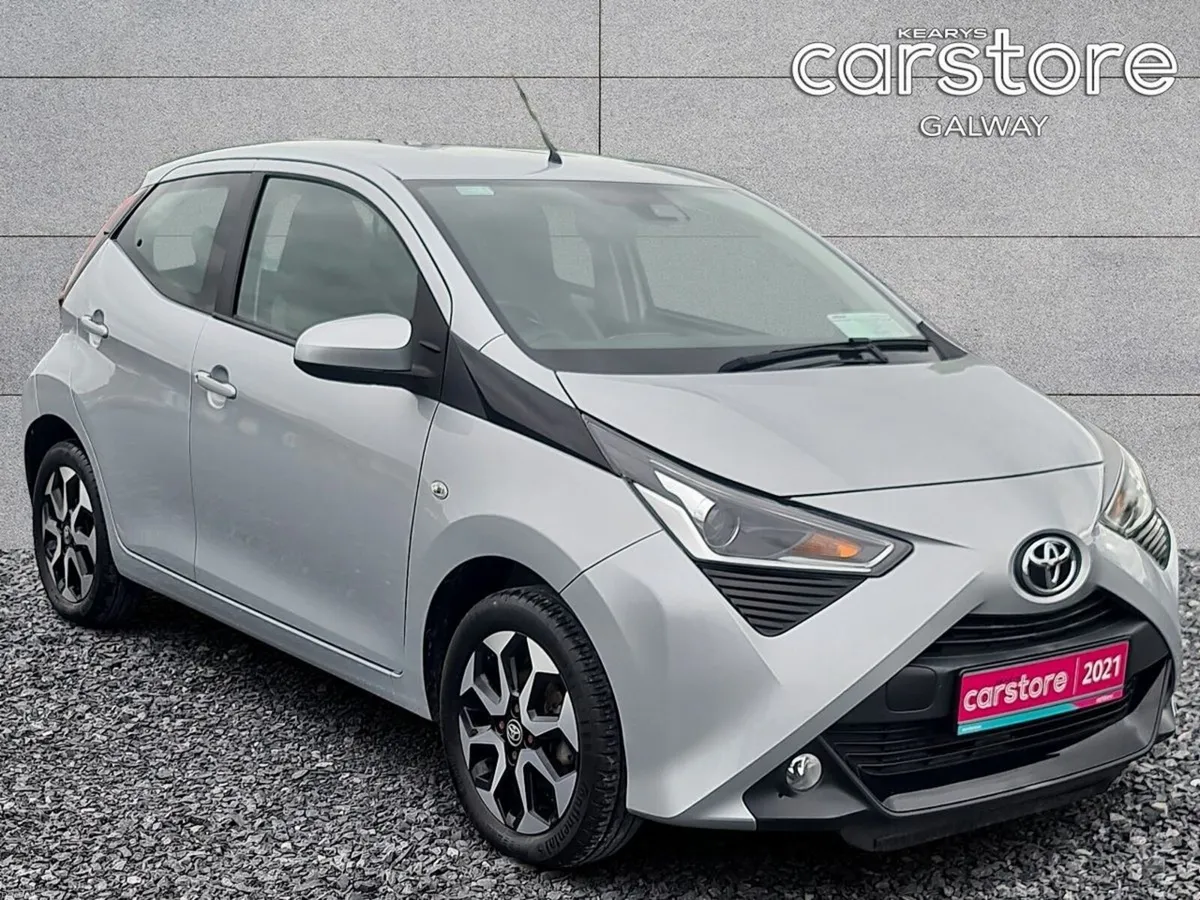 Toyota Aygo 1.0 VVT-i ** LOW KMs** X-play Smartpho - Image 1