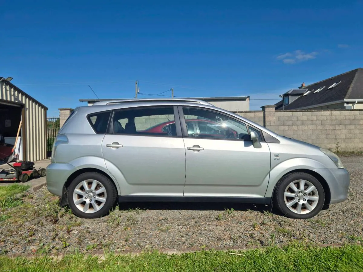 Toyota Corolla Verso 7 seater - Image 1