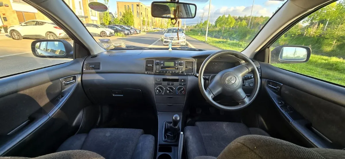 Toyota Corolla 2005 - Image 2