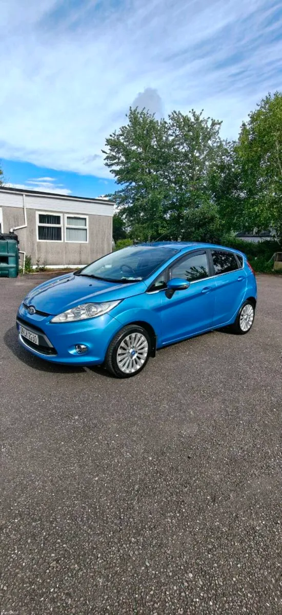 Ford Fiesta 2009 - Image 2