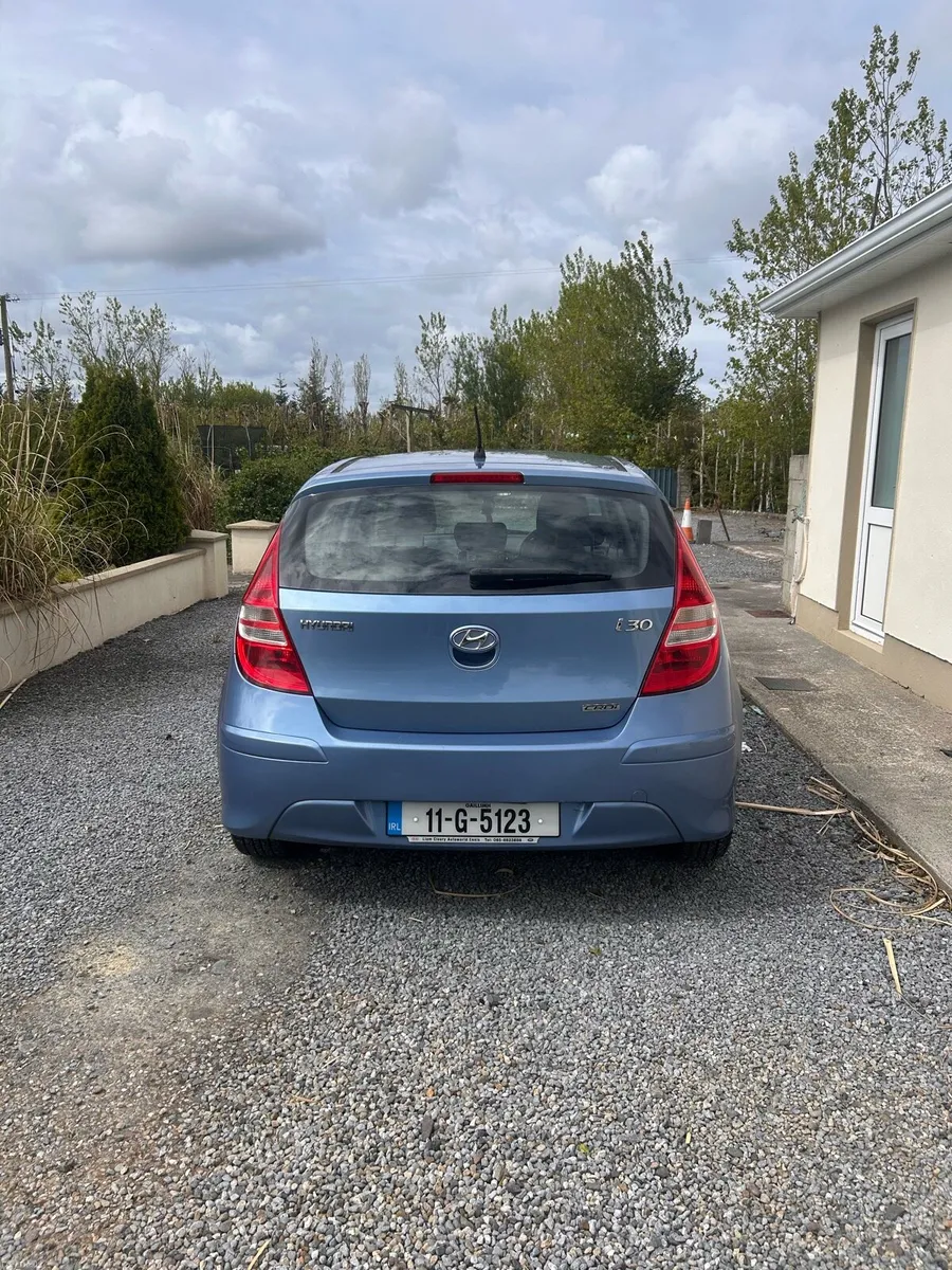 2011 Hyundai i30 1.6L Diesel Blue - Image 2