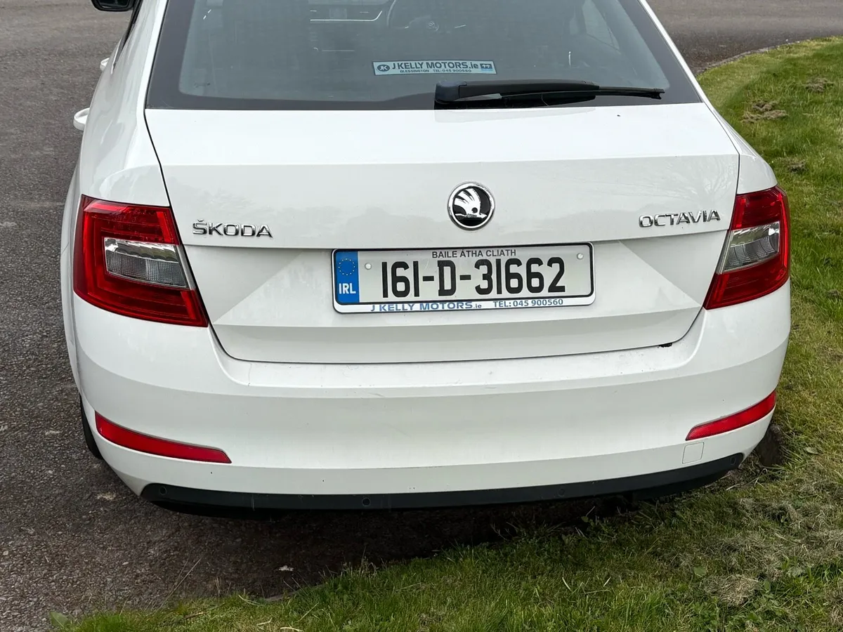 Skoda Octavia 1.6 TDI DSG (2016) - Image 4