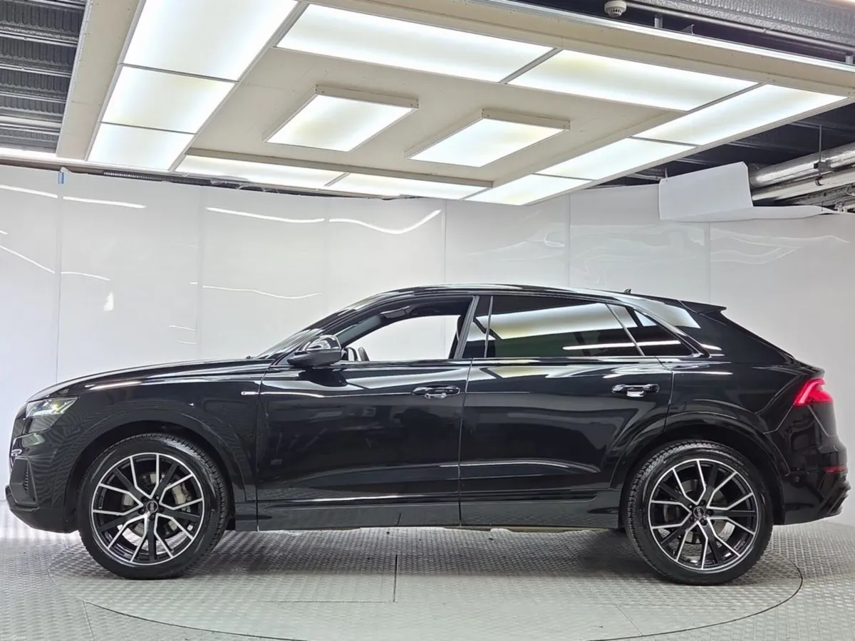 Audi Q8 3.0TDI 45 Quattro S Line Black Edition S-T - Image 5