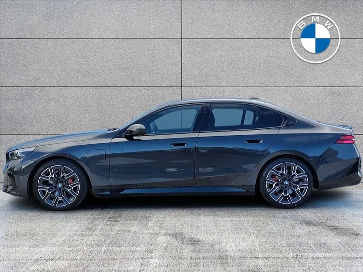 BMW 5-Series 530e M Sport Pro - Image 3