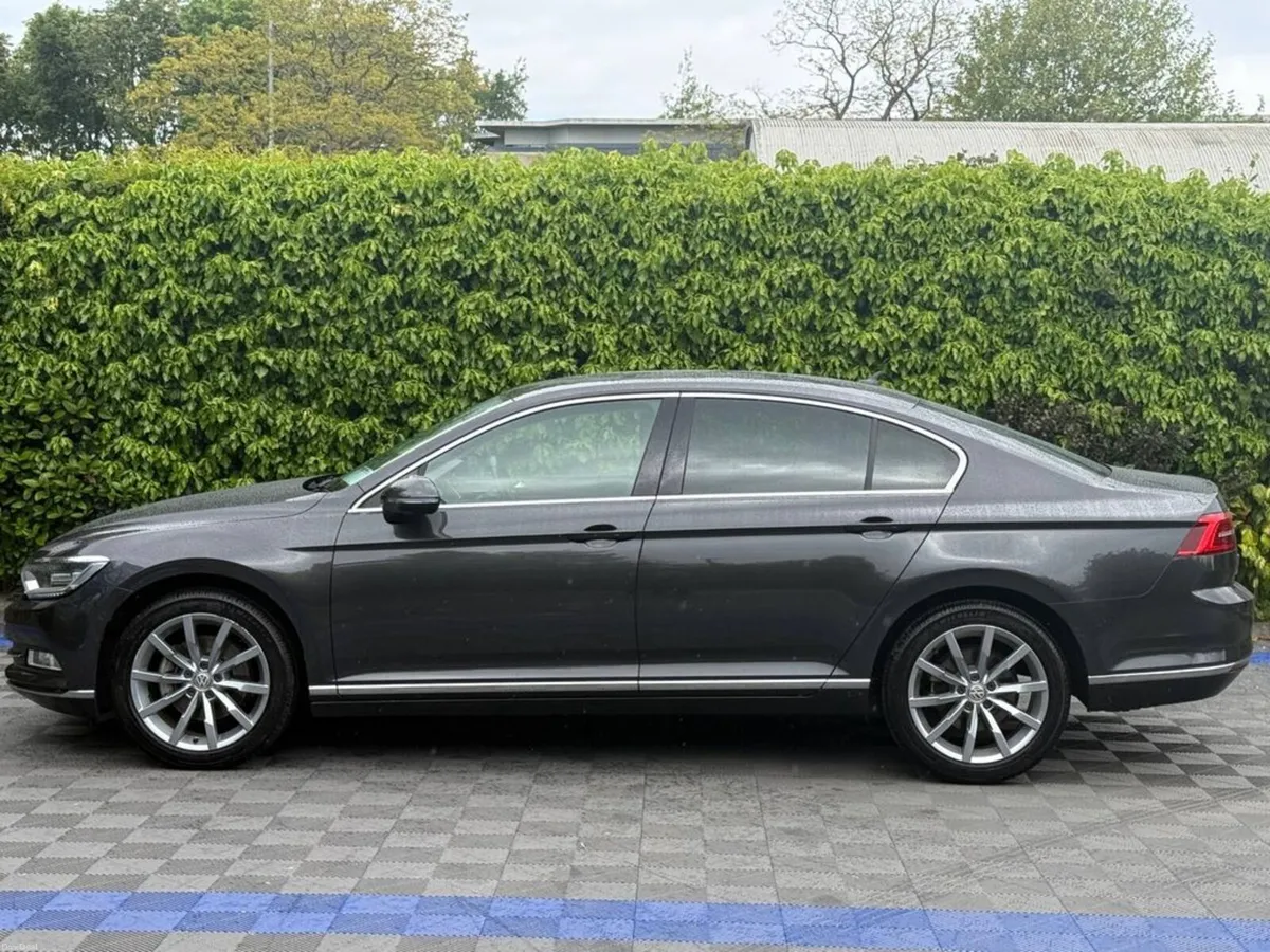 Volkswagen Passat HIGHLINE 2.0 TDI AUTO // LEATHER - Image 3