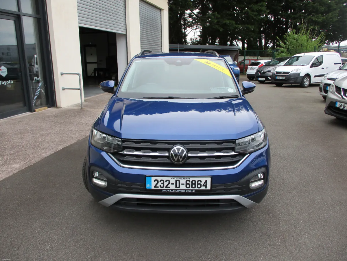 Volkswagen T-Cross 1.0TSI LIFE  2023 - Image 2