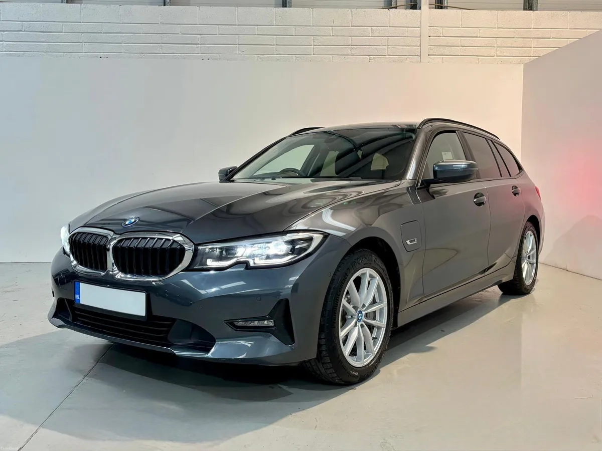 BMW 3 Series 330e Pro - Image 3