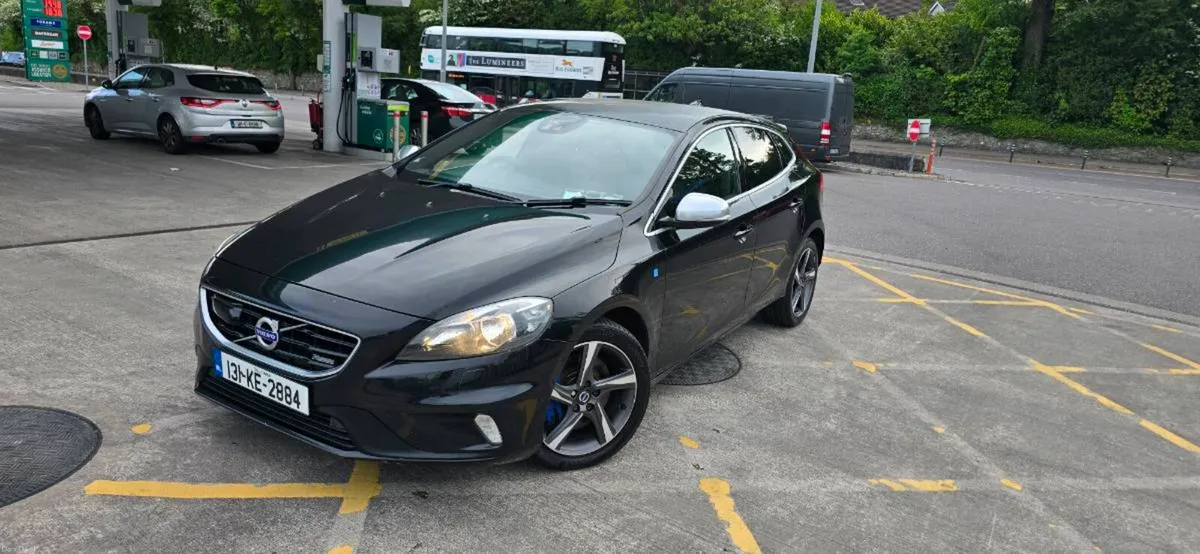 Volvo V40 R-design New Nct Top Spec - Image 2
