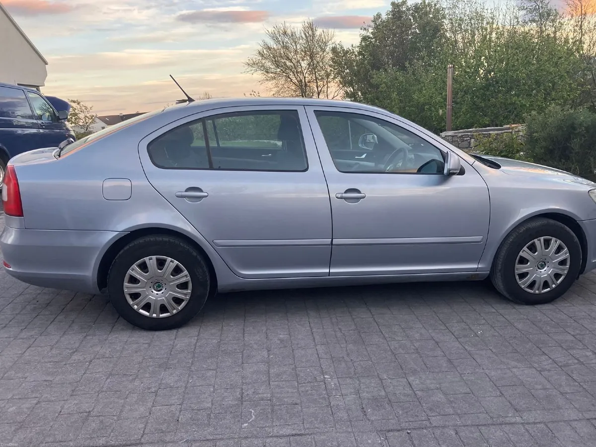 Skoda Octavia 2011 2.0 TDI - Image 3