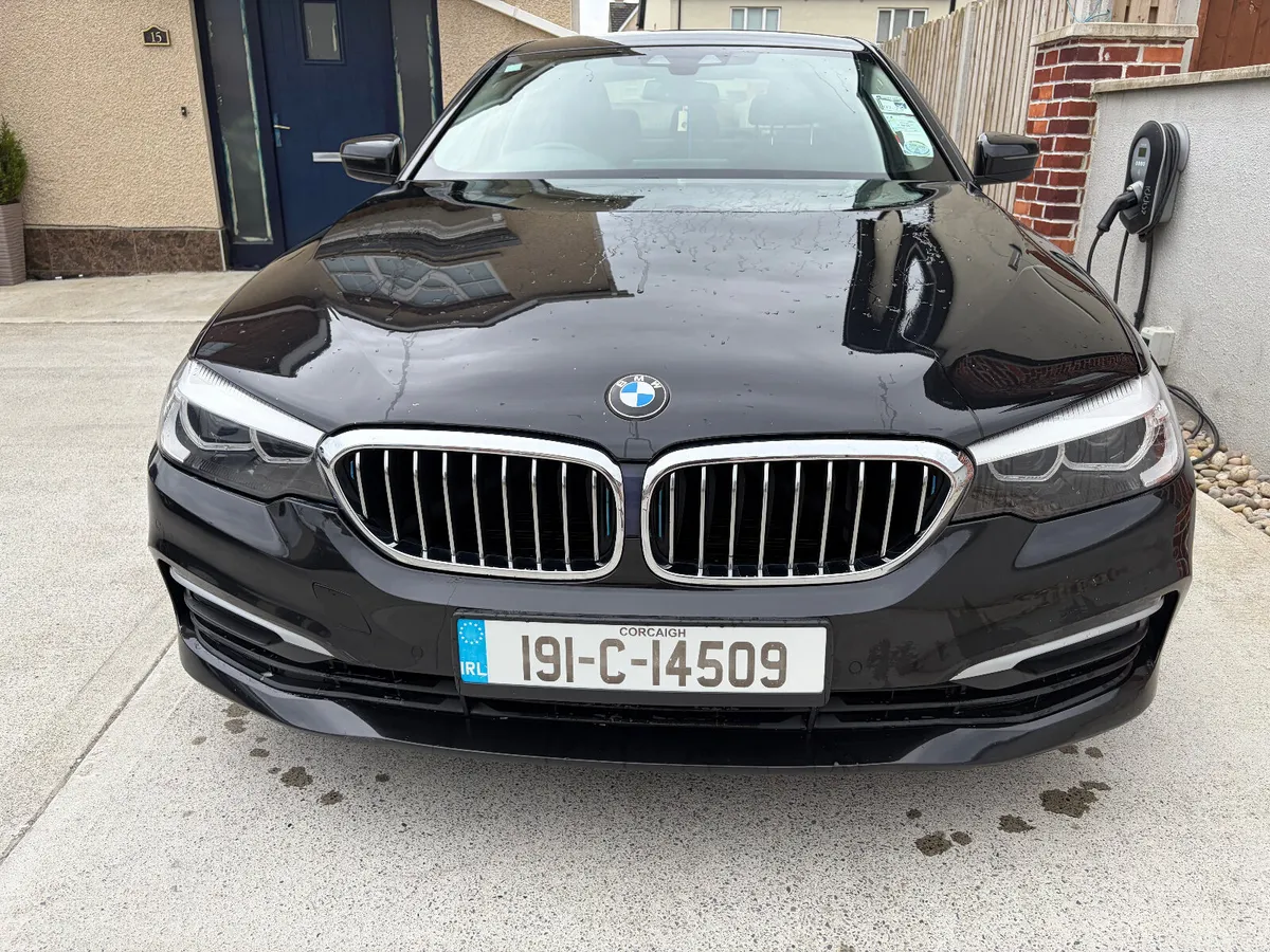 2019 BMW 530e Leather - Image 3