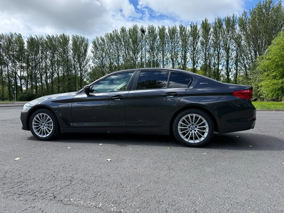 BMW 530E Electric Hybrid 2018 - Image 1