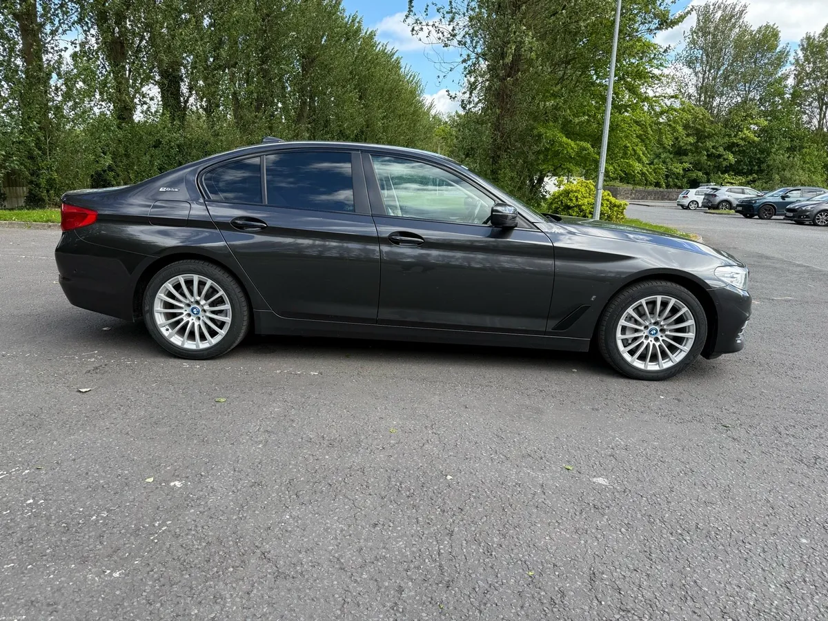 BMW 530E Electric Hybrid 2018 - Image 1