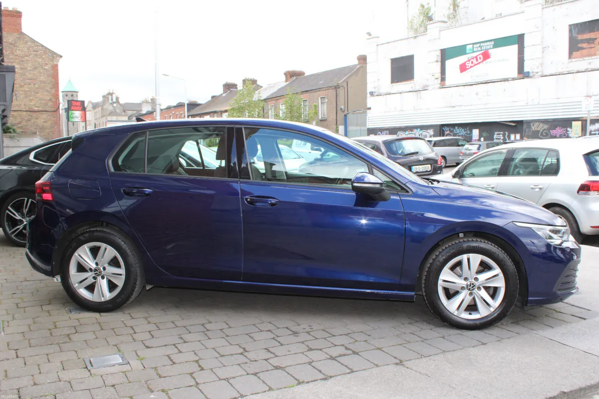 VW GOLF - 1.0L TSI - MANUAL - COMFORT - IRISH NEW - Image 5
