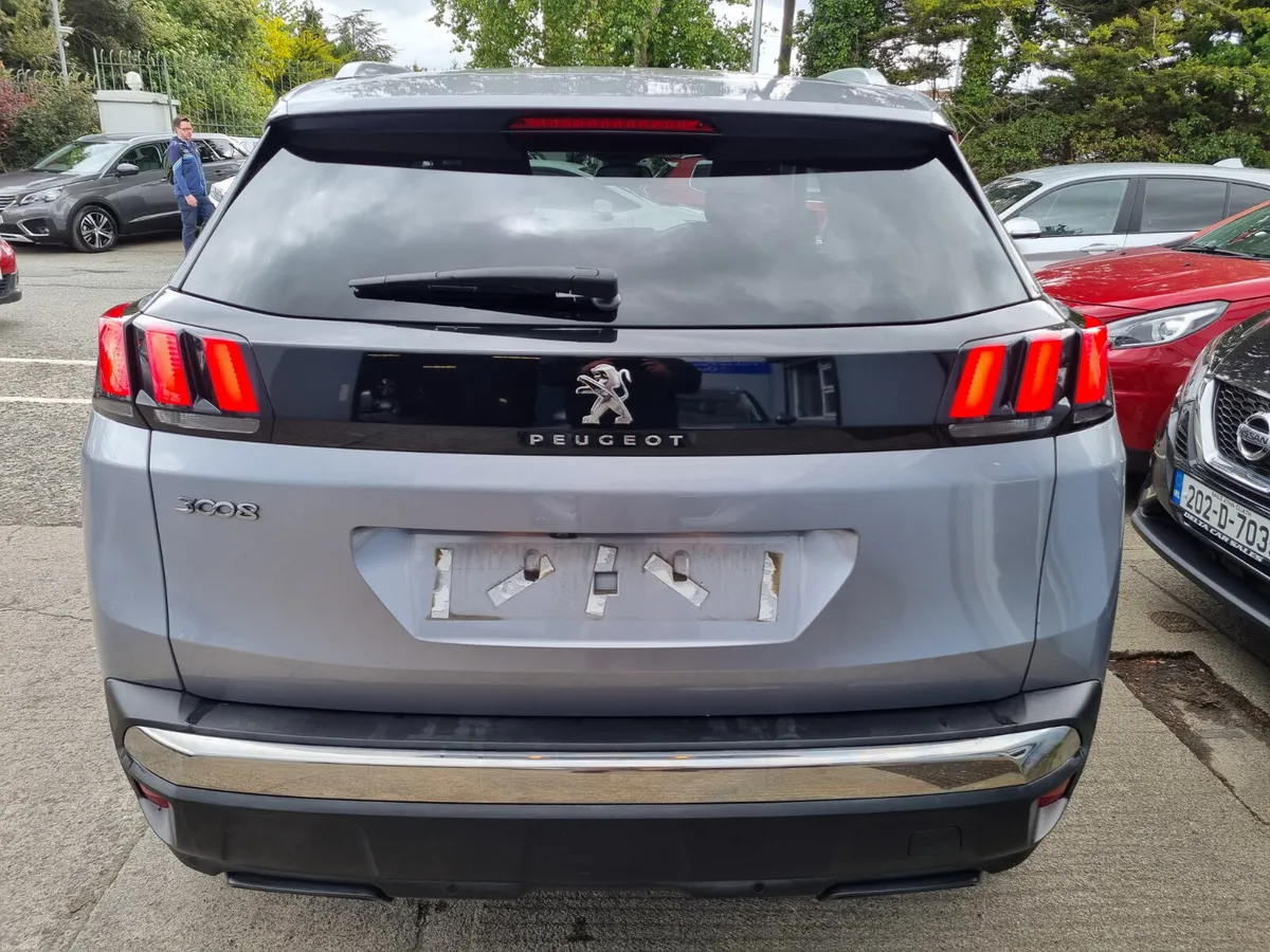 2018 PEUGEOT 3008 ALLURE 1.2 PETROL MANUAL 130BHP - Image 5