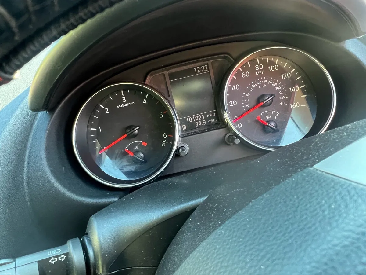 Fully serviced Nissan car - Image 2