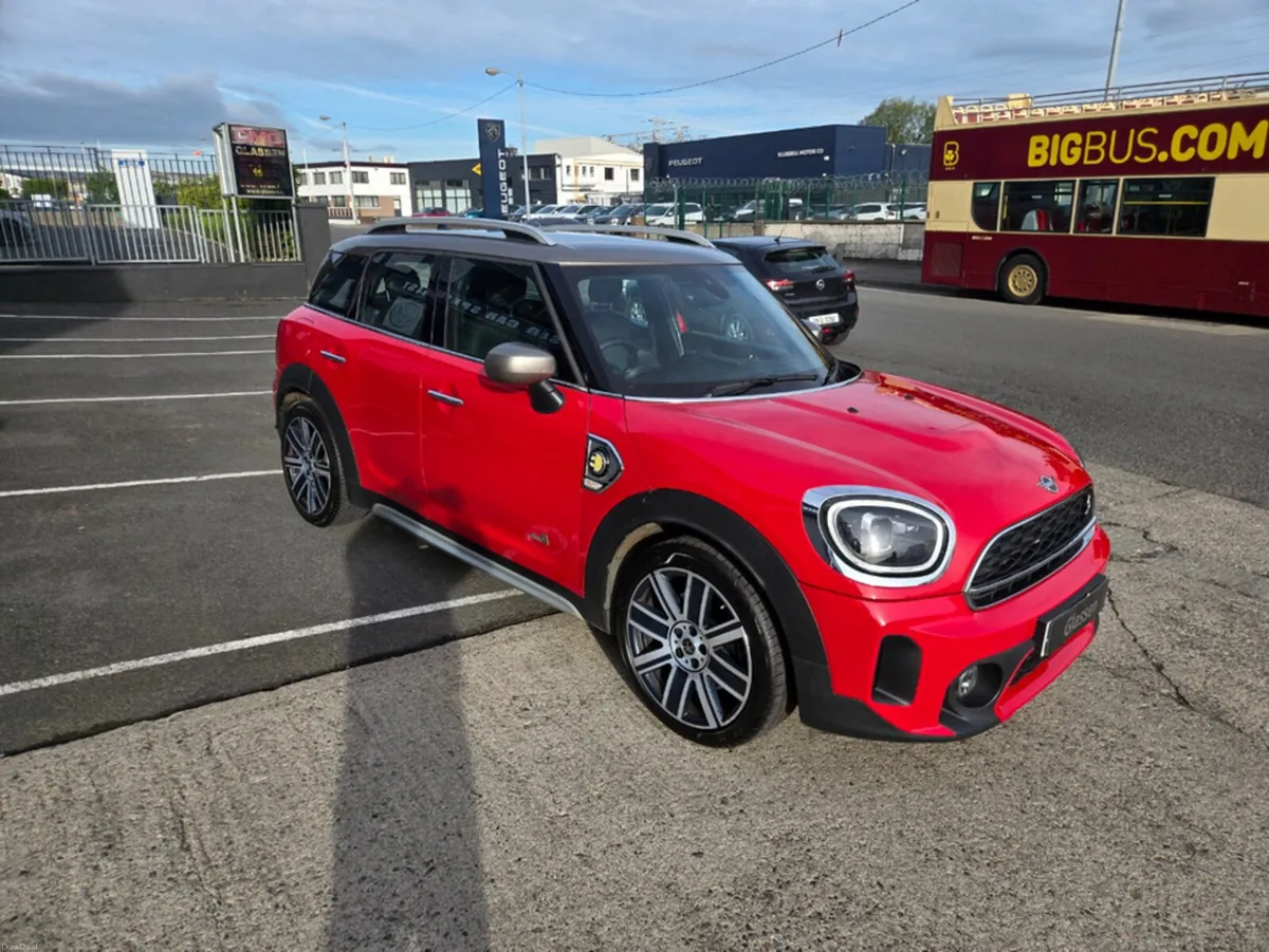 Mini Cooper C-MAN E ALL4 EXC EXCLUSIVE// SERIOUS C - Image 1