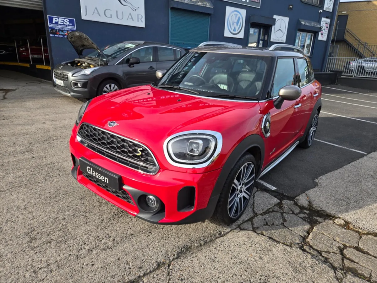 Mini Cooper C-MAN E ALL4 EXC EXCLUSIVE// SERIOUS C - Image 5