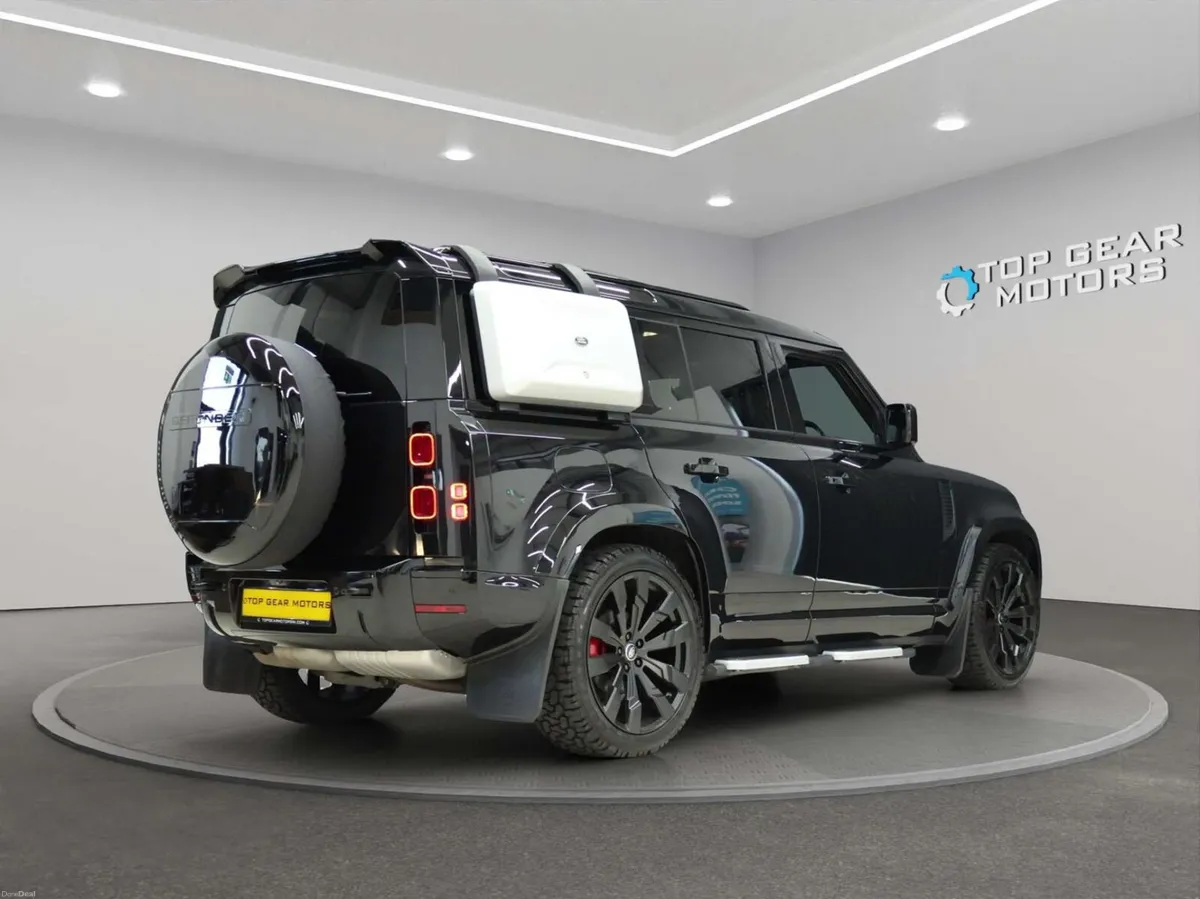 2022 Land Rover Defender X-Dynamic S D300 MHEV - Image 6