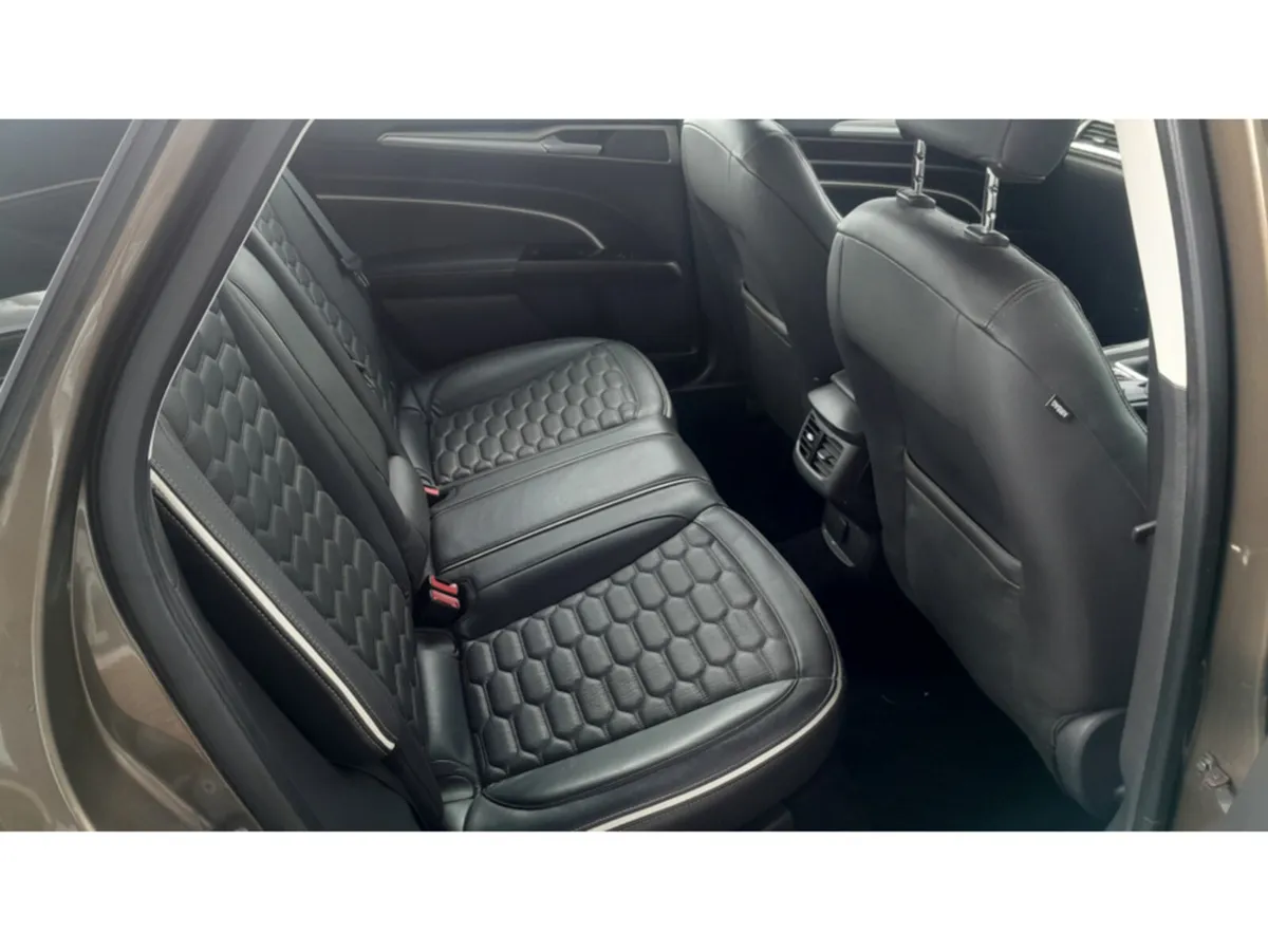 Ford Mondeo VIGNALE 2.0 TD 180PS M6 FWD 4DR - Image 3