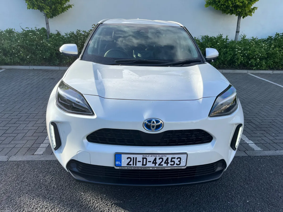 Toyota Yaris Cross 2021 1.5 PETROL HYBRID, - Image 3