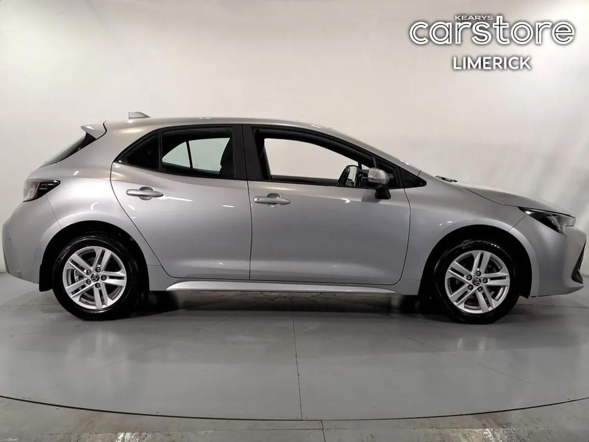Toyota Corolla 1.8 Hybrid Luna Hatchback - Image 2