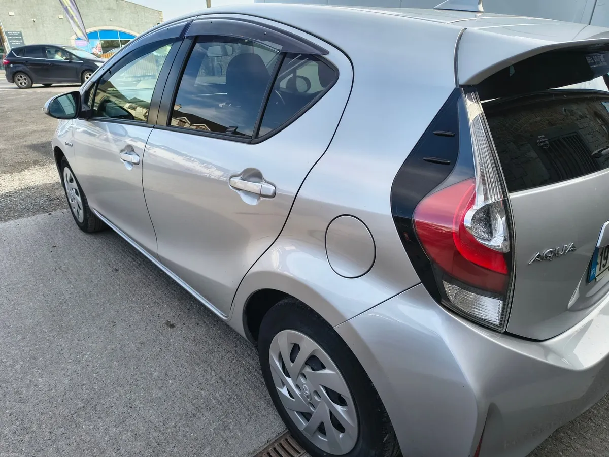 Toyota Aqua 191 Hybrid 1.5 - Image 6