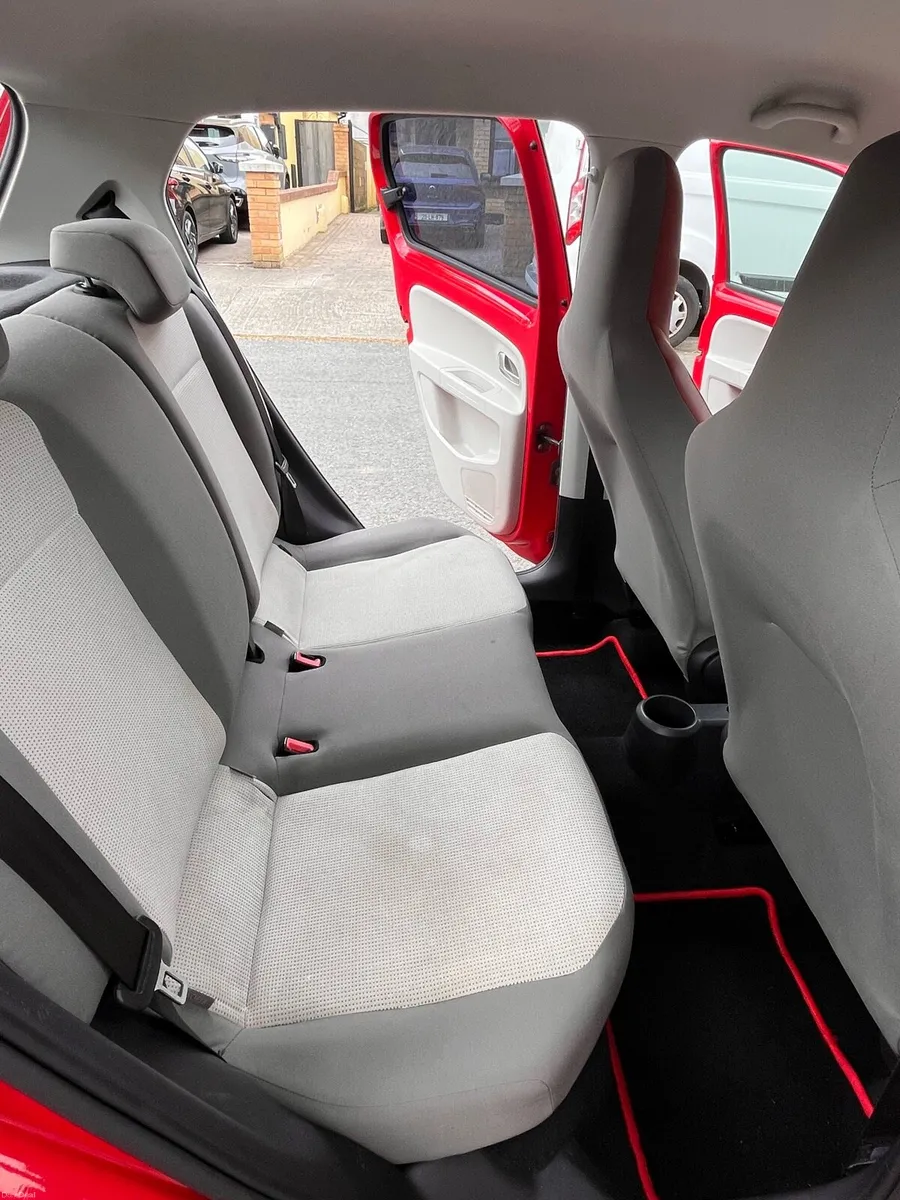 Volkswagen Up! 2013 - Image 3