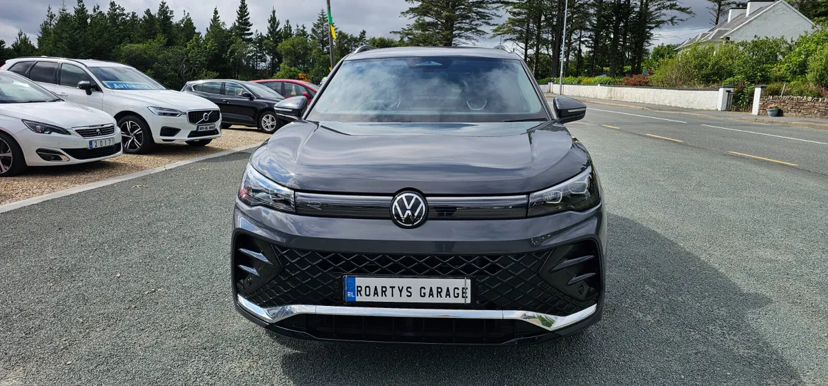 Volkswagen Tiguan R-Line PHEV 2025 Plug in Hybrid - Image 2