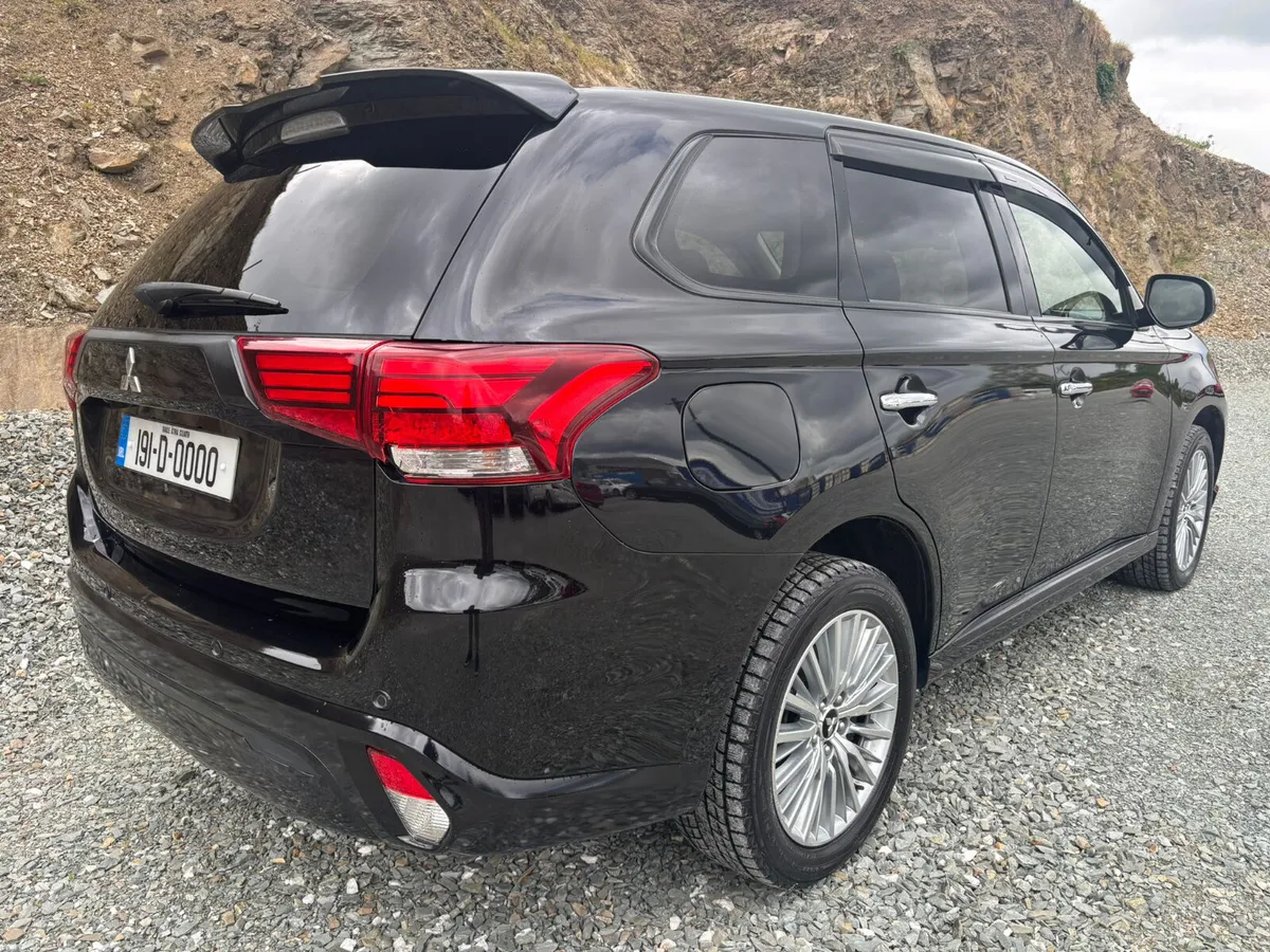 2019 MITSUBISHI OUTLANDER 4WD AUTOMATIC - Image 3