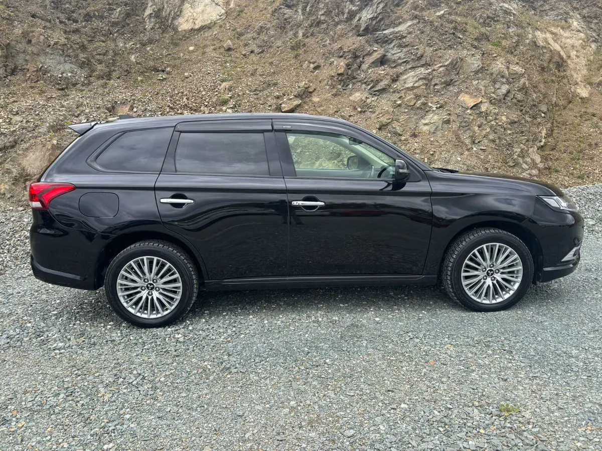 2019 MITSUBISHI OUTLANDER 4WD AUTOMATIC - Image 2
