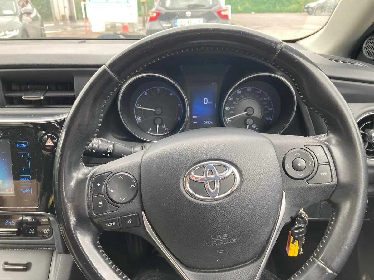 Toyota Auris - Image 6