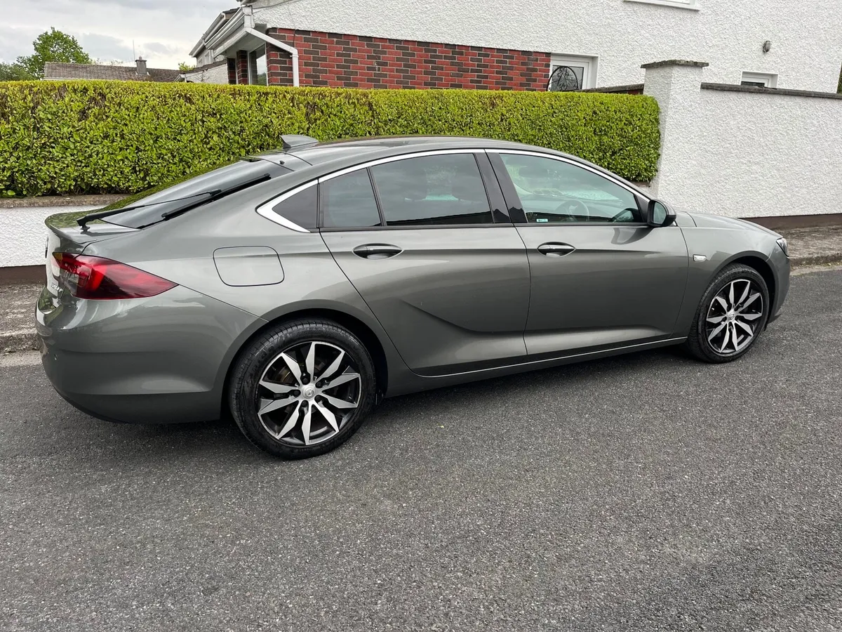 Opel Insignia 2017 - Image 1