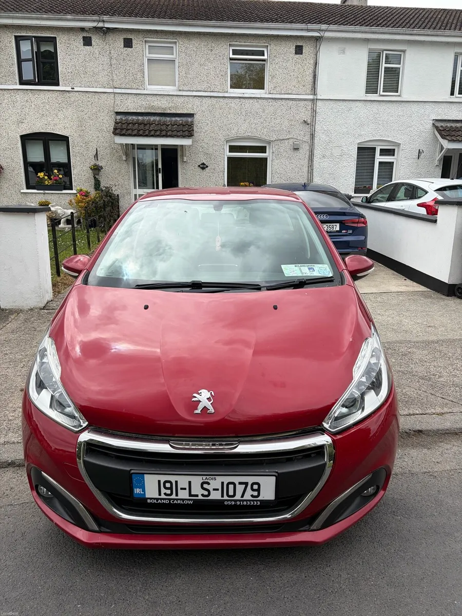 Peugeot 208 - Image 1