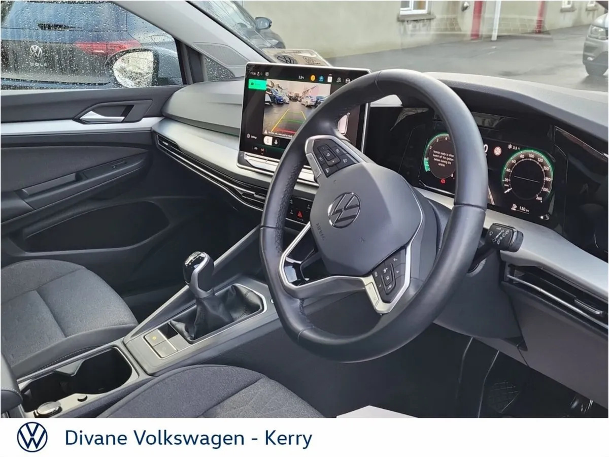 Volkswagen Golf LAUNCH EDITION 1.5 TSI 115HP - Image 4