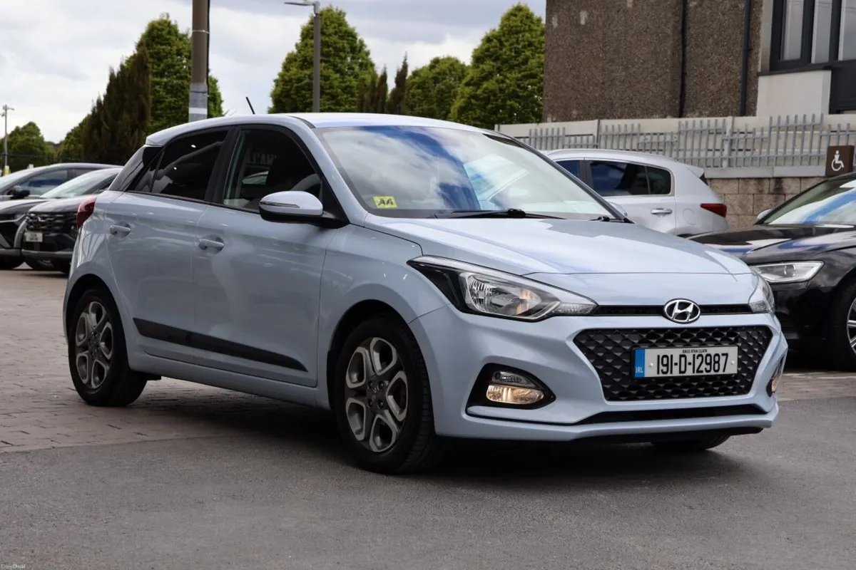 Hyundai i20 1.2 Deluxe, Low Mileage - Image 3