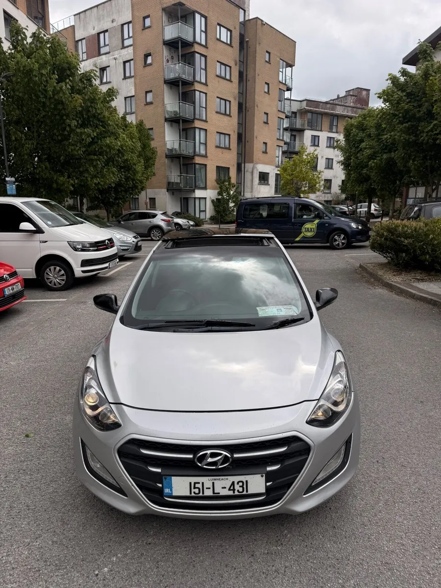 I30 PREMIUM MODEL WITH SUNROOF - Image 4