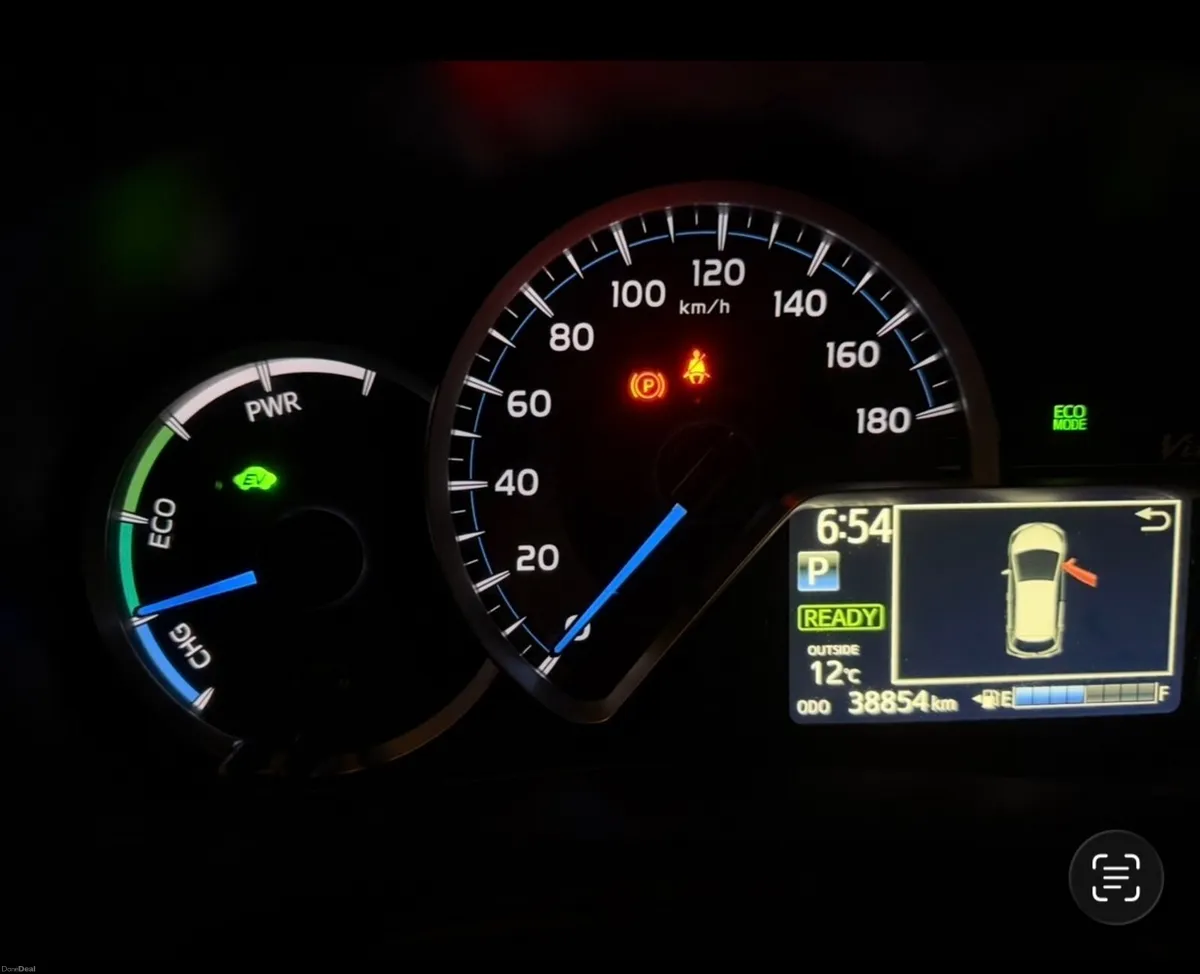 Toyota Vitz 2018 Petrol Hybrid - Image 4