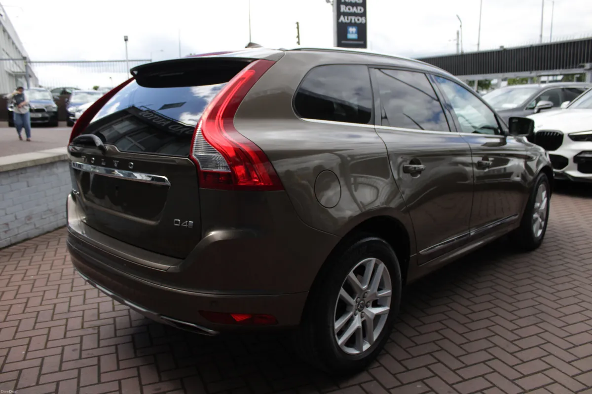 2017 VOLVO XC60 - Image 4