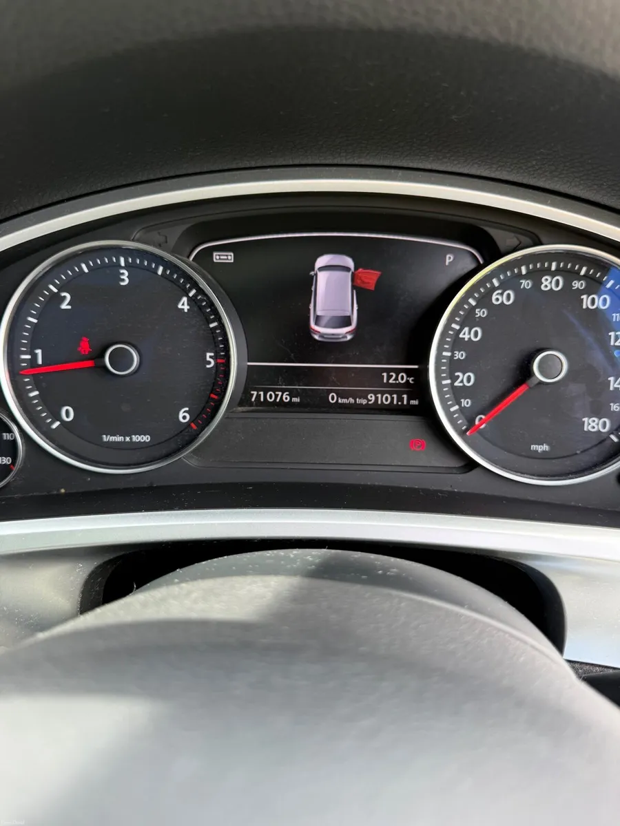 Volkswagen Touareg 2017 - Image 2