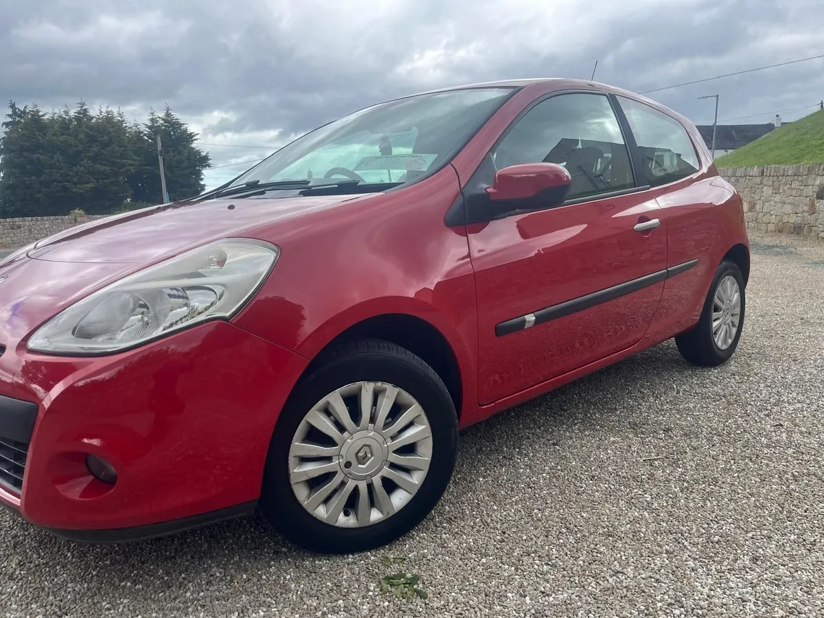 Renault Clio 2010 1.1 16V Royale - Image 2