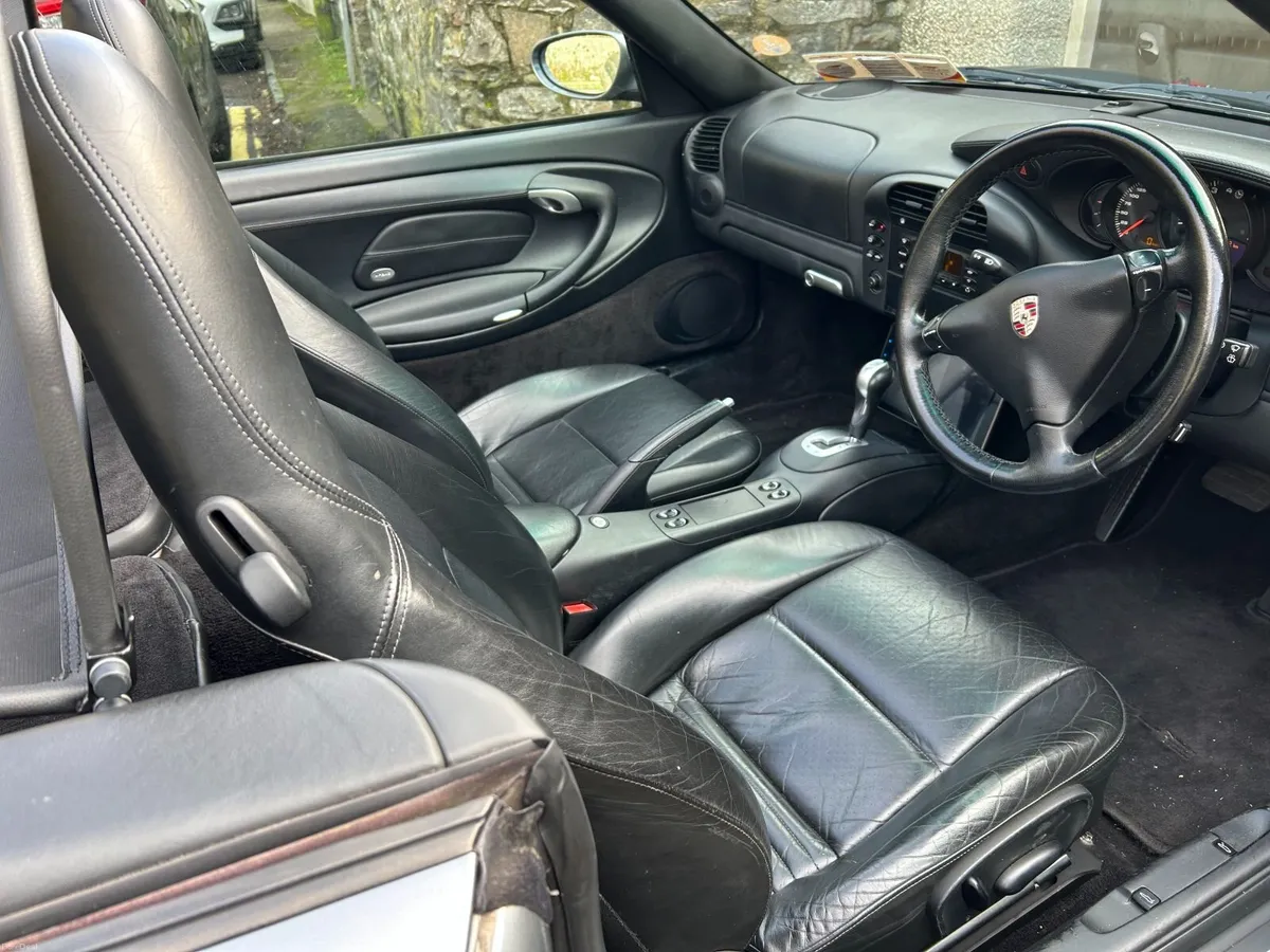 Porsche 911 2002 - Image 4
