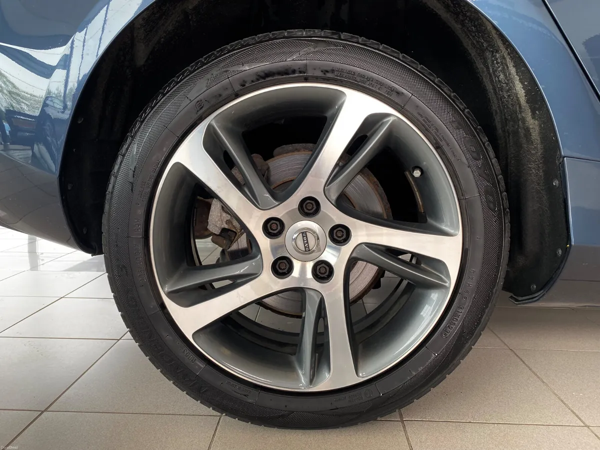Volvo V40 2016 D4 (190hp) SE LUX - Image 6