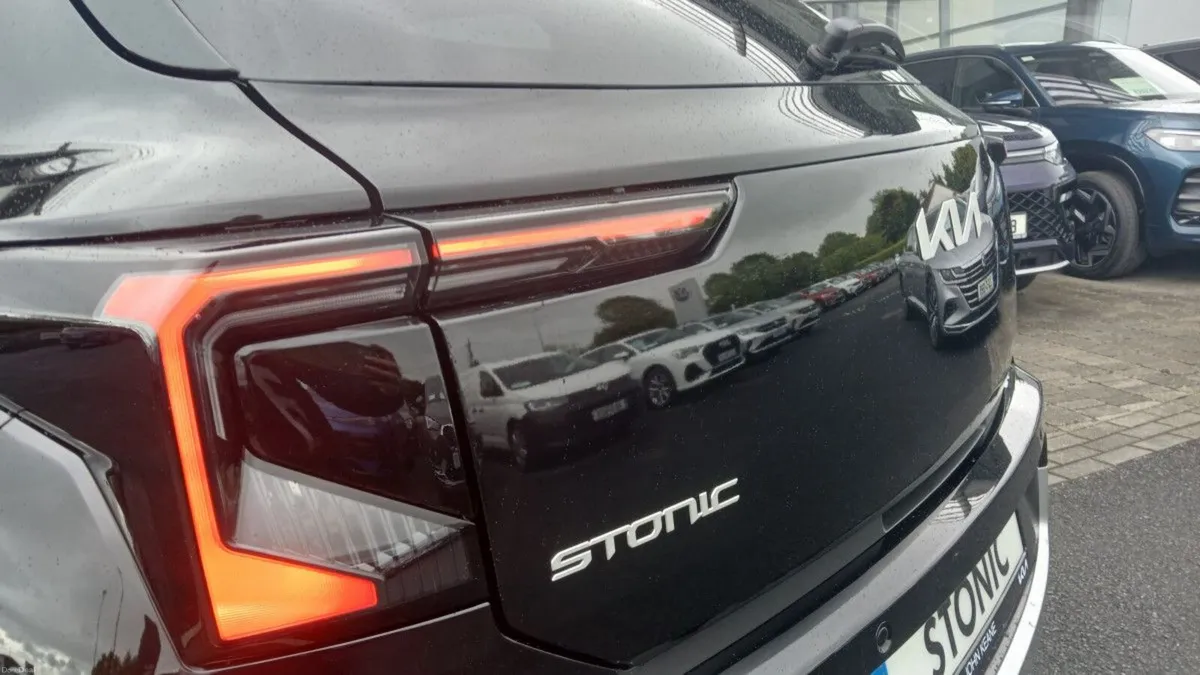 Kia Stonic K2 **SAT NAV, REAR VIEW CAMERA, HEATED - Image 6